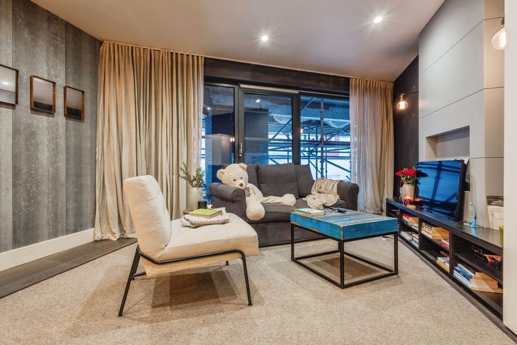 Property photo 3 of 12 Pbox-Img.Jpg