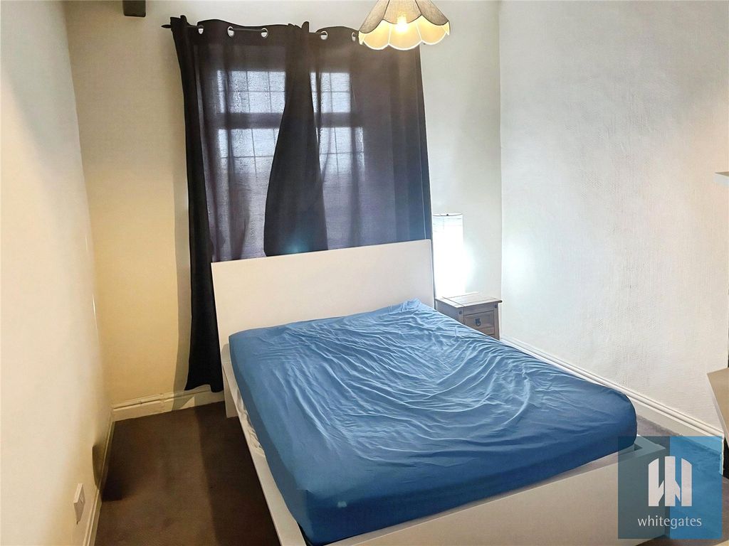 Property photo 3 of 8 Picture No. 10