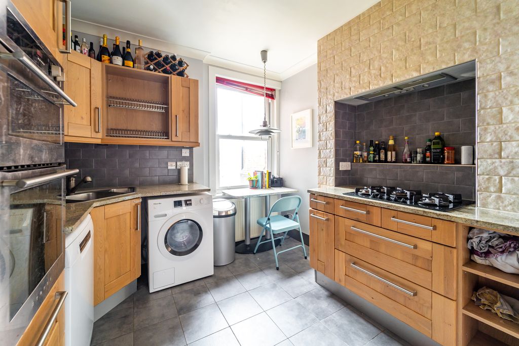 Property photo 3 of 15 Ndb03303