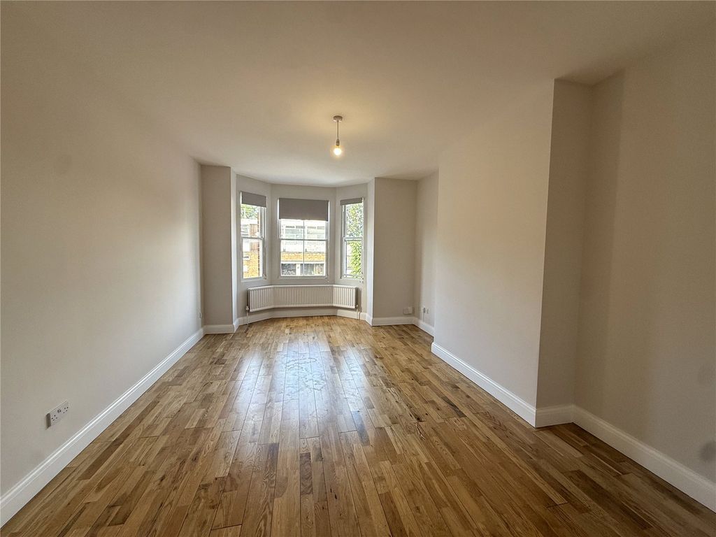 Property photo 2 of 8 Picture No. 09