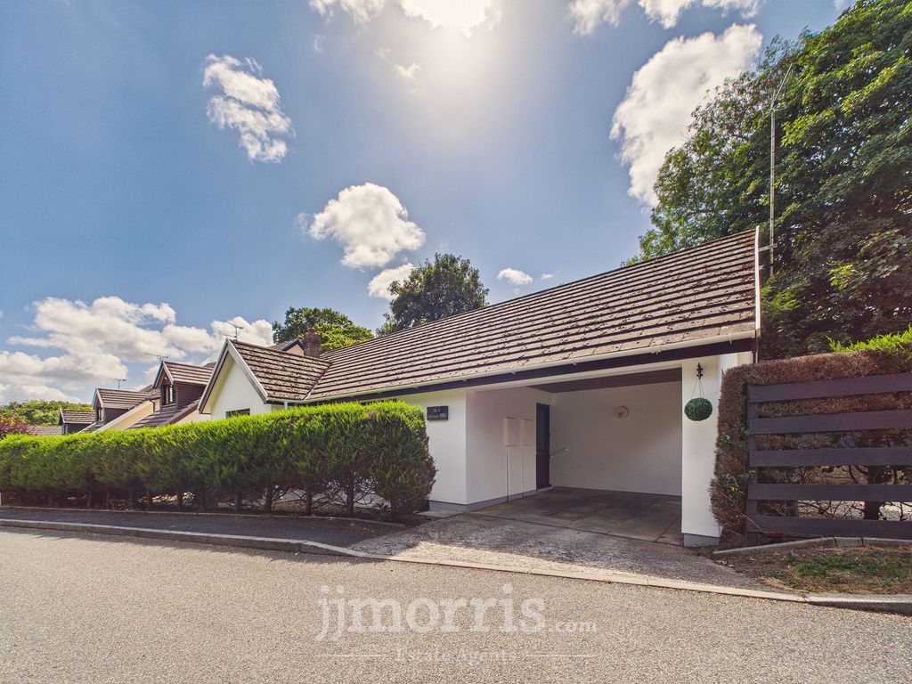 Property photo 2 of 48