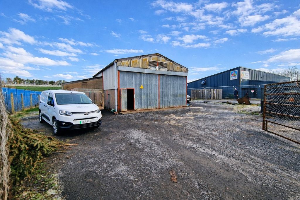 Property photo 3 of 11