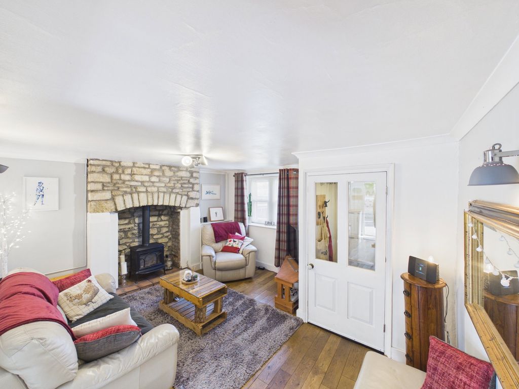 Property photo 2 of 12