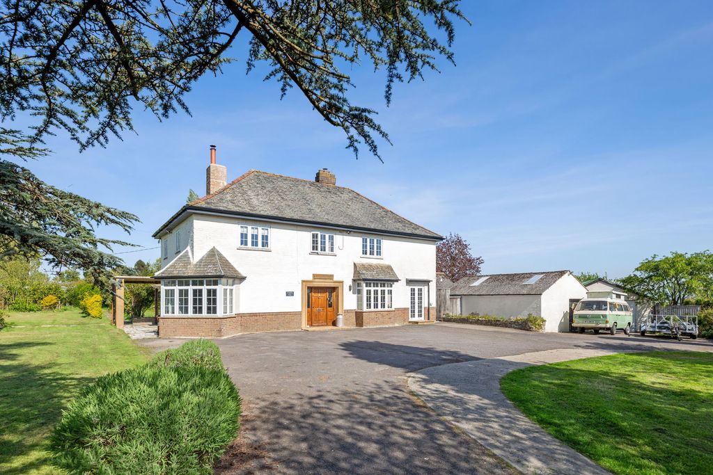 Property photo 1 of 25