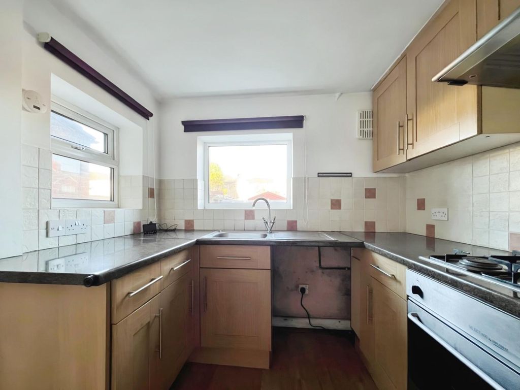 Property photo 3 of 25 5Fdcdf0F-Fe087F63-9Af3-454F-87d8-2Daee555B601.Jpg