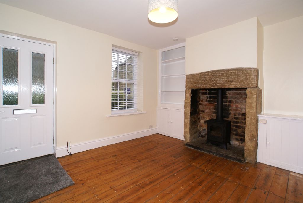 Property photo 2 of 13 4 Main Rd Sit