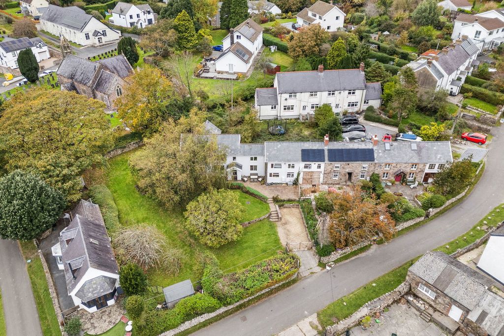 Property photo 2 of 31