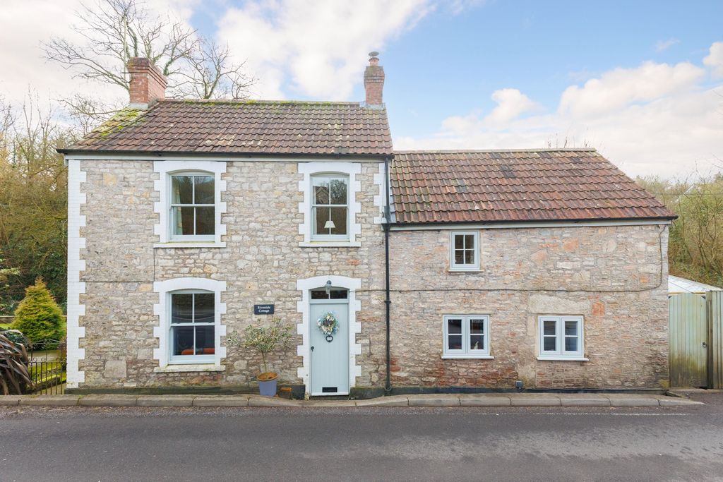 Property photo 1 of 26 4874320