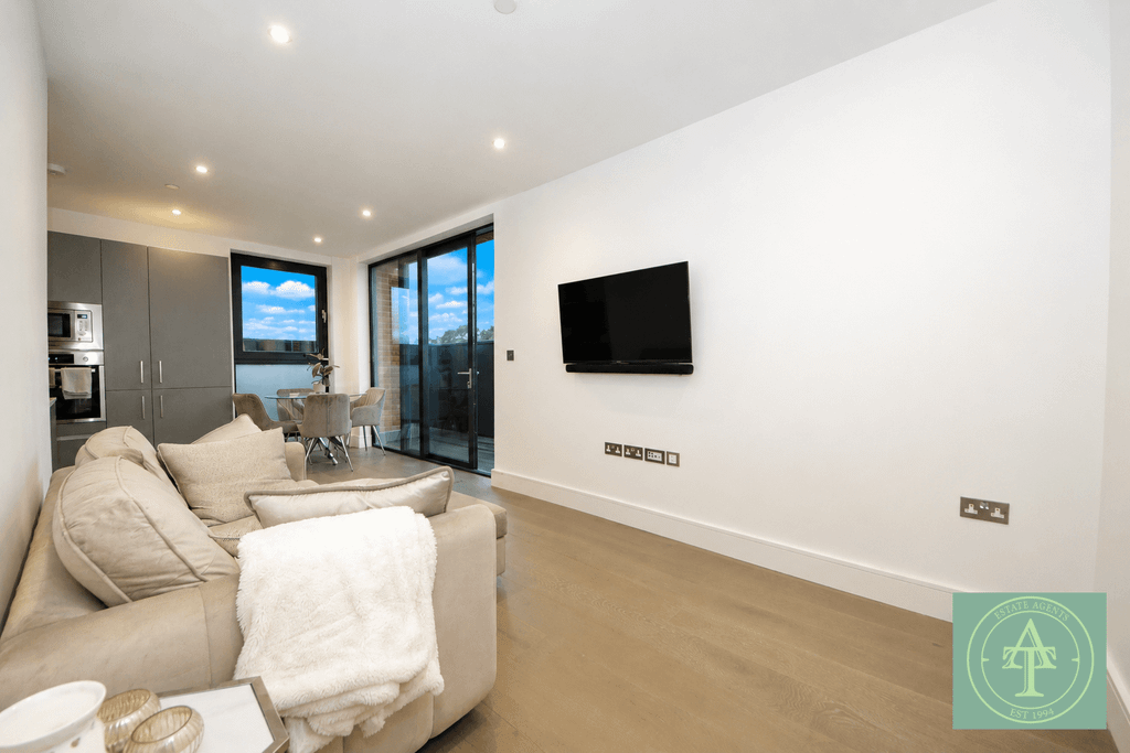 Property photo 2 of 13 Gallery