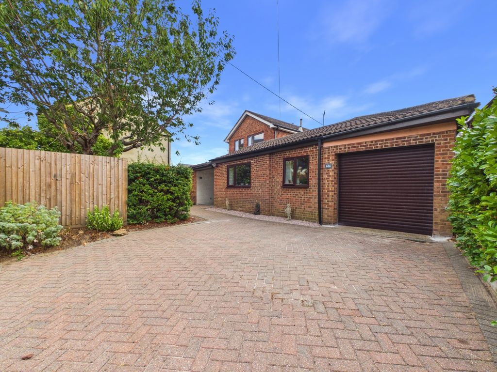 Property photo 1 of 28 High Street