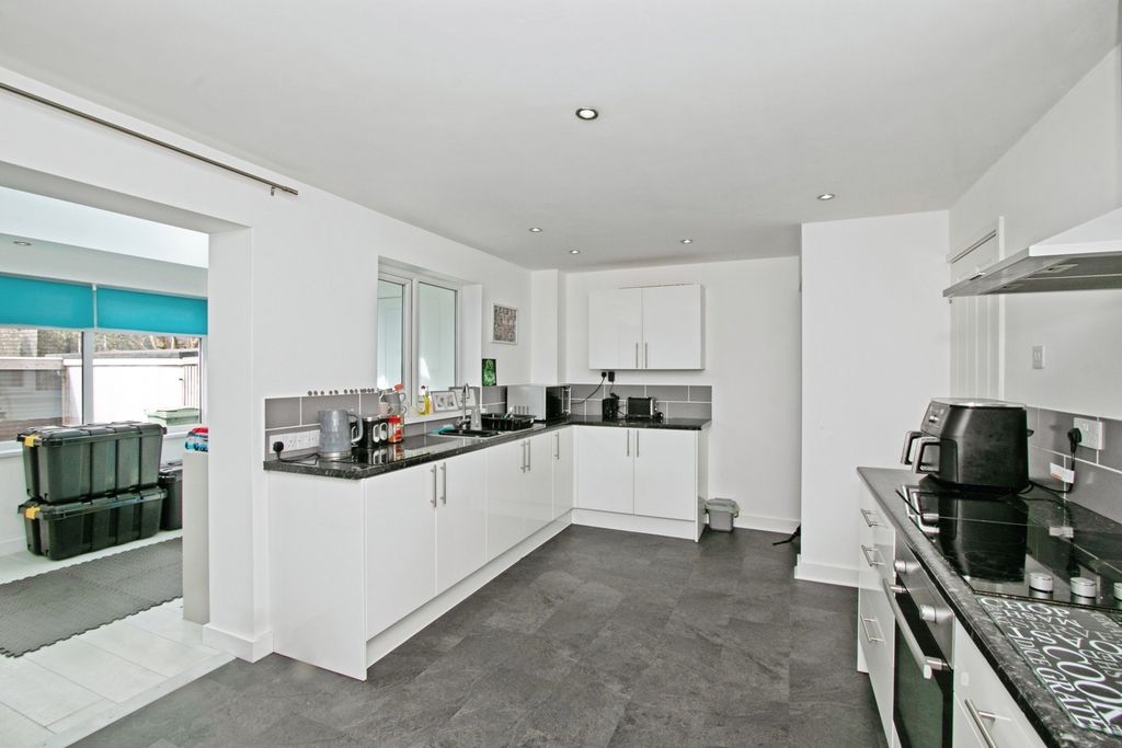Property photo 2 of 15 Photo