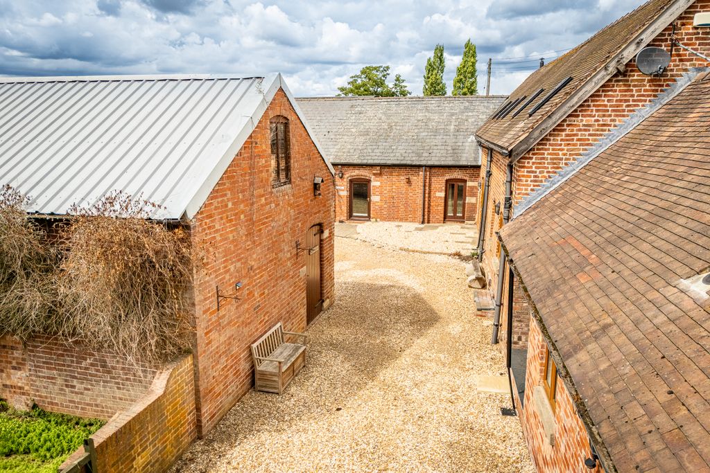 Property photo 3 of 28 Dji_20250728142517_0026_D