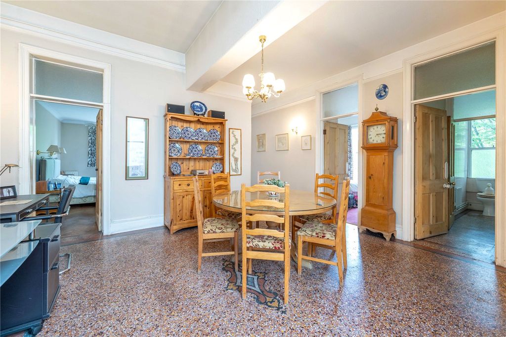 Property photo 3 of 18 Picture No. 17