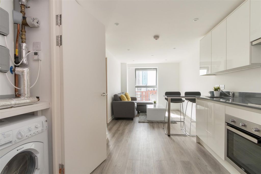 Property photo 2 of 7 Living Area