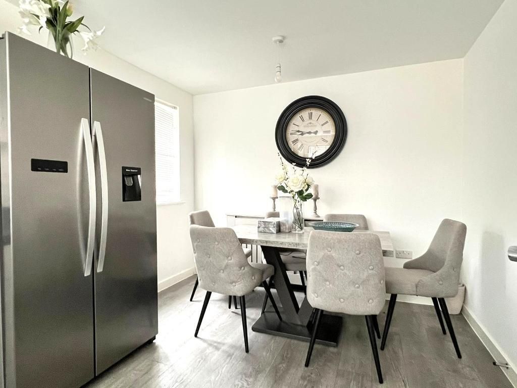 Additional image 4 of 4 bed end terrace house for saleFauna Field, Dunstable, Bedfordshire LU5