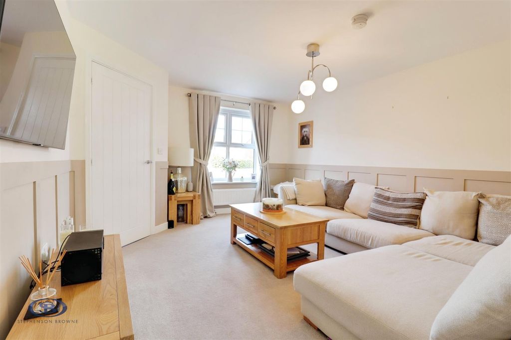 Property photo 3 of 25