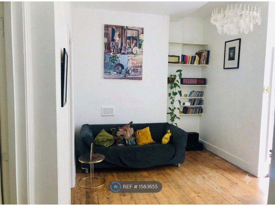 Property photo 2 of 11