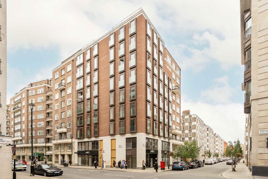 Property photo 1 of 8