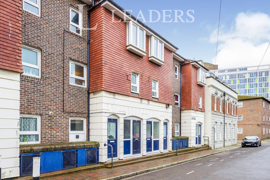 Property photo 1 of 11 E39A4d61-F45c-4Fba-B