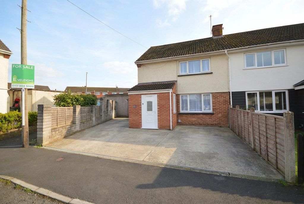 Property photo 2 of 18 Outside