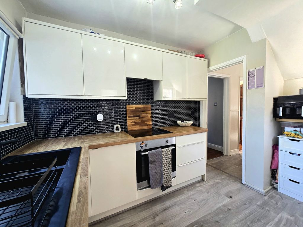 Property photo 2 of 29