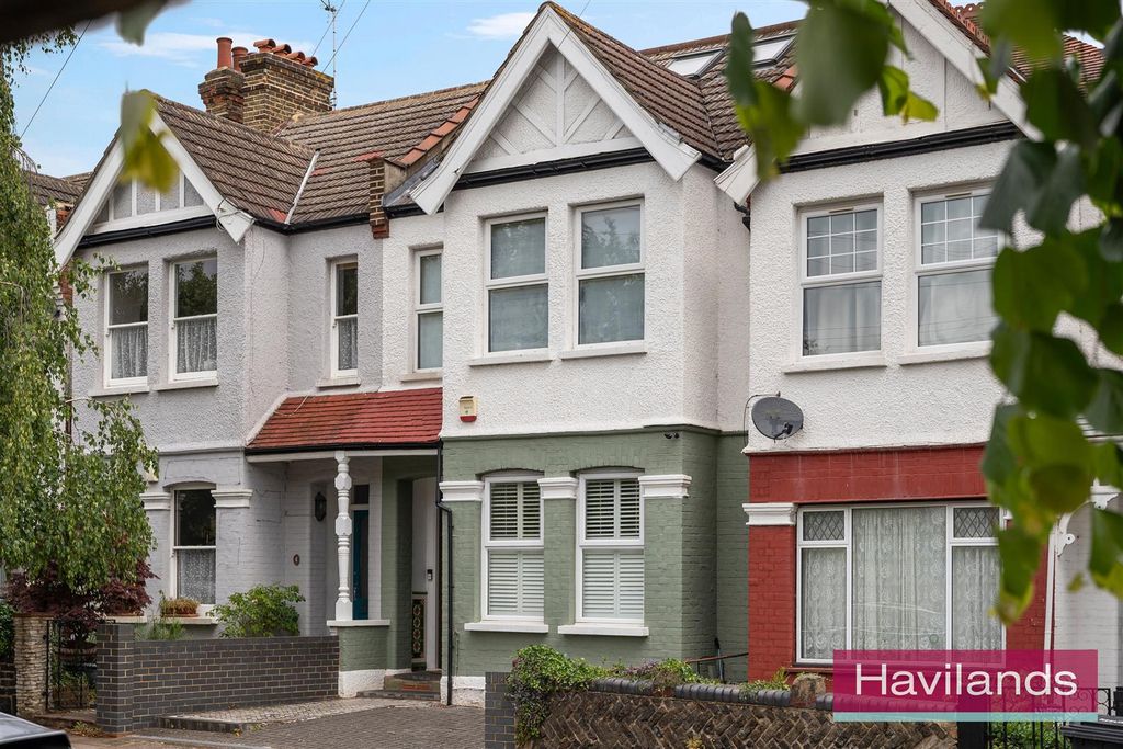 Property photo 1 of 24 Meadowcroft Road-26.Jpg