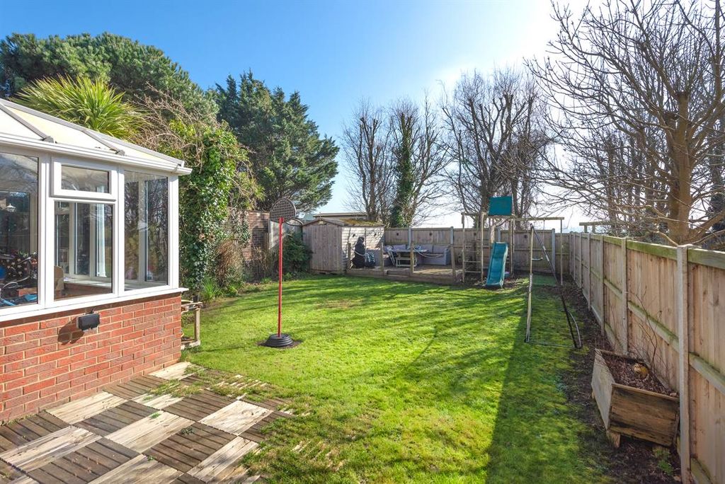 Property photo 2 of 23