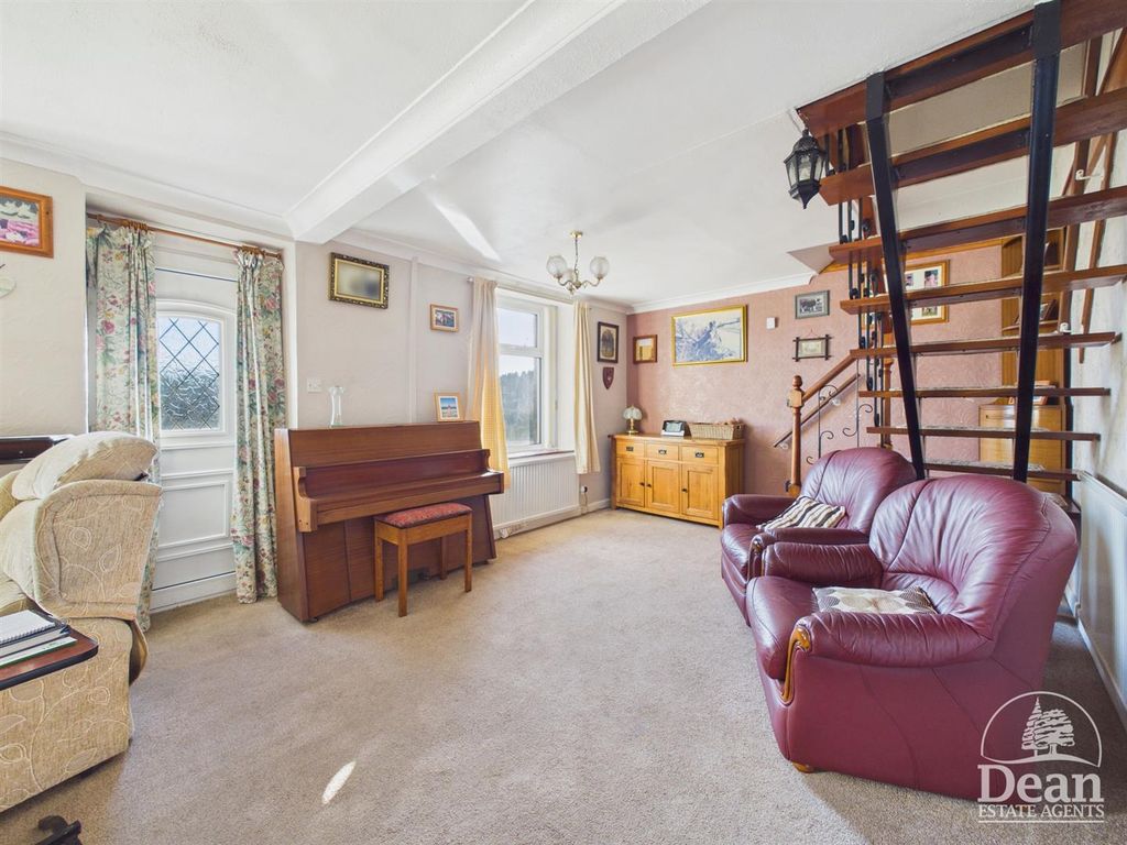 Property photo 3 of 21