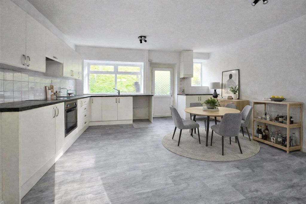 Property photo 2 of 15 Kitchen Furnished