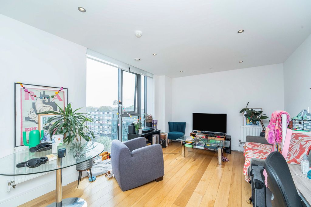 Property photo 2 of 16 Pbox-Img.Jpg