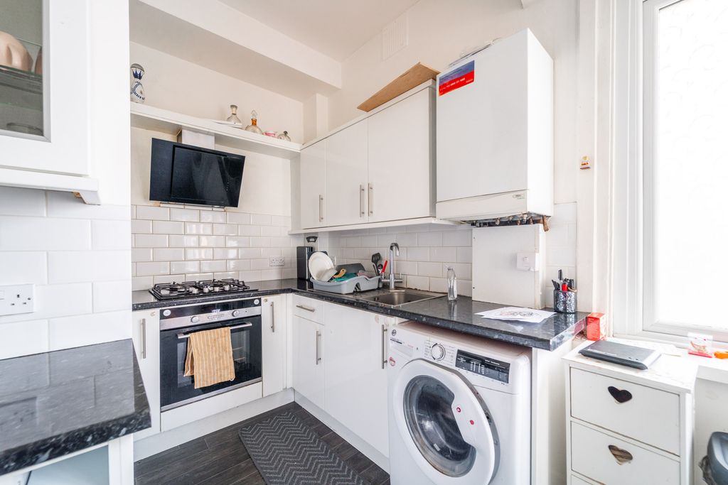 Property photo 3 of 8 Mba06897