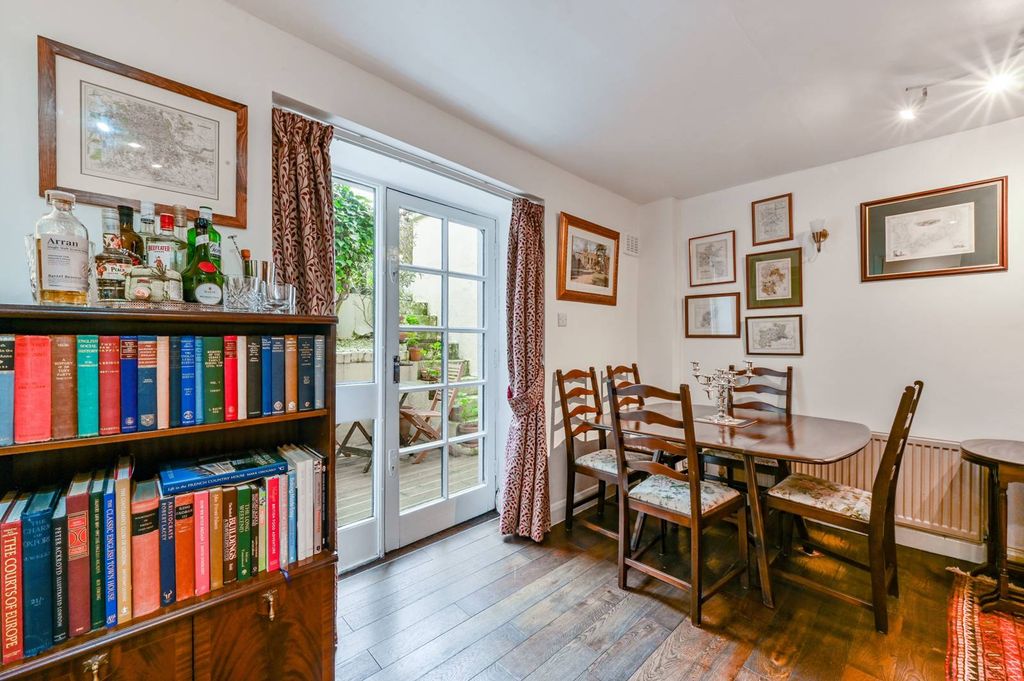 Property photo 3 of 8