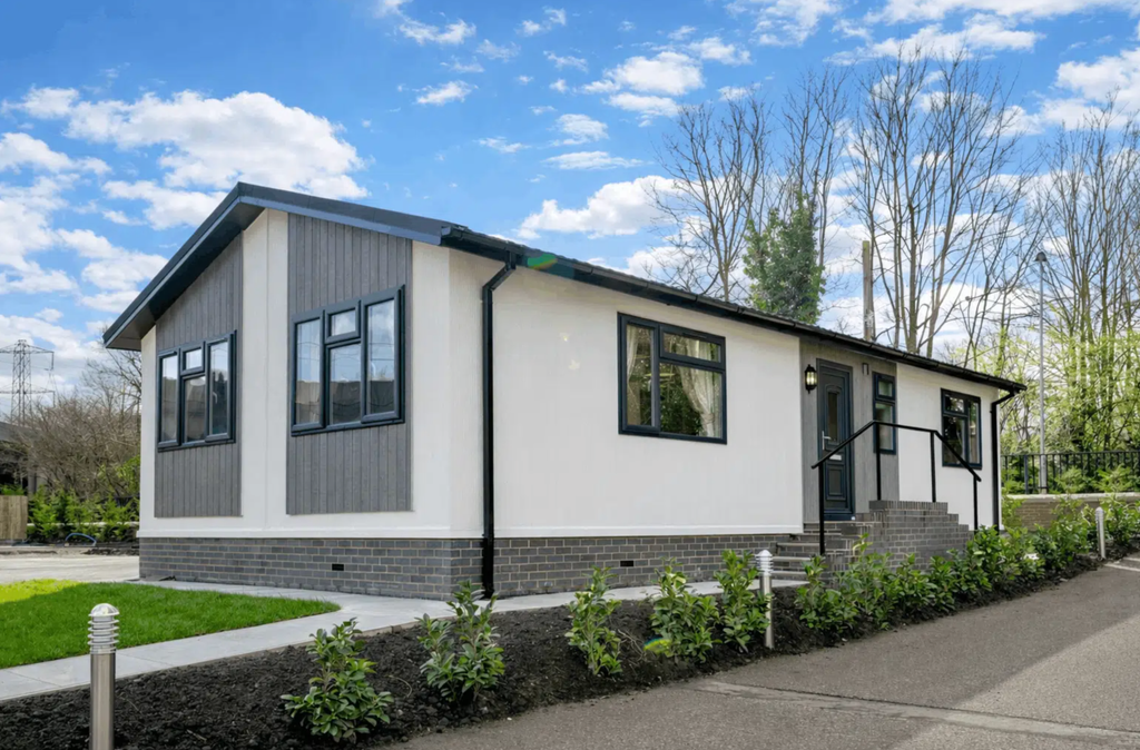 Property photo 1 of 6