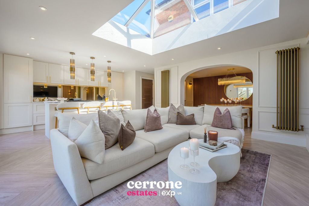 Property photo 2 of 26