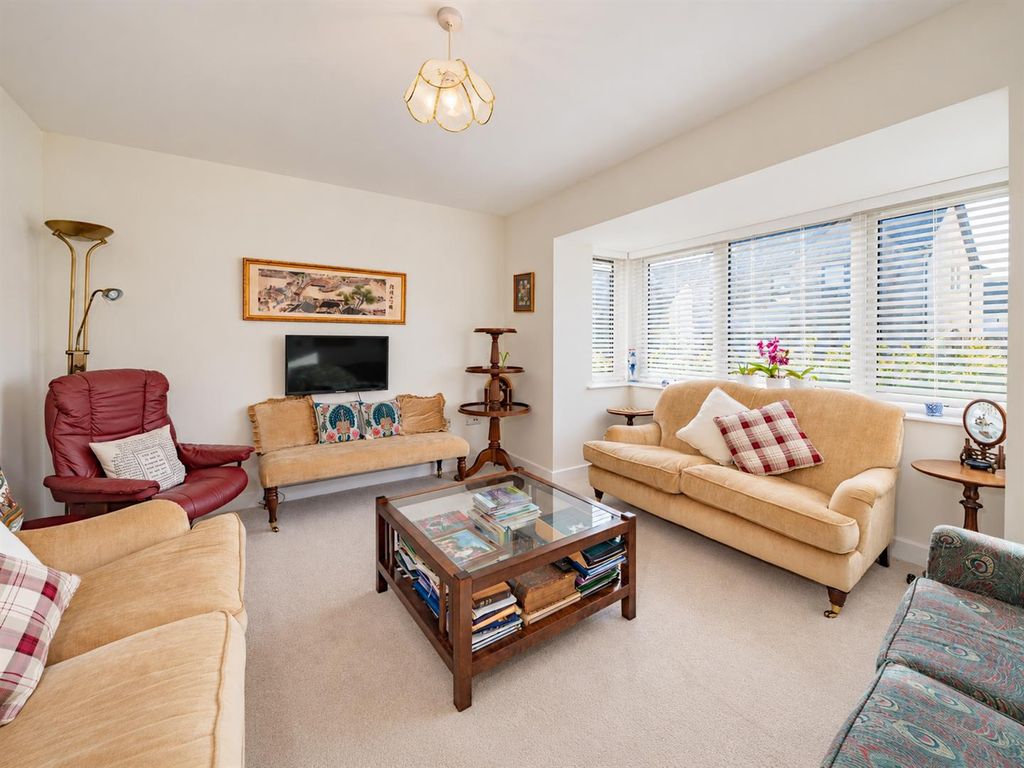 Property photo 2 of 23 14 Strathgray Road Dundee-7.Jpg