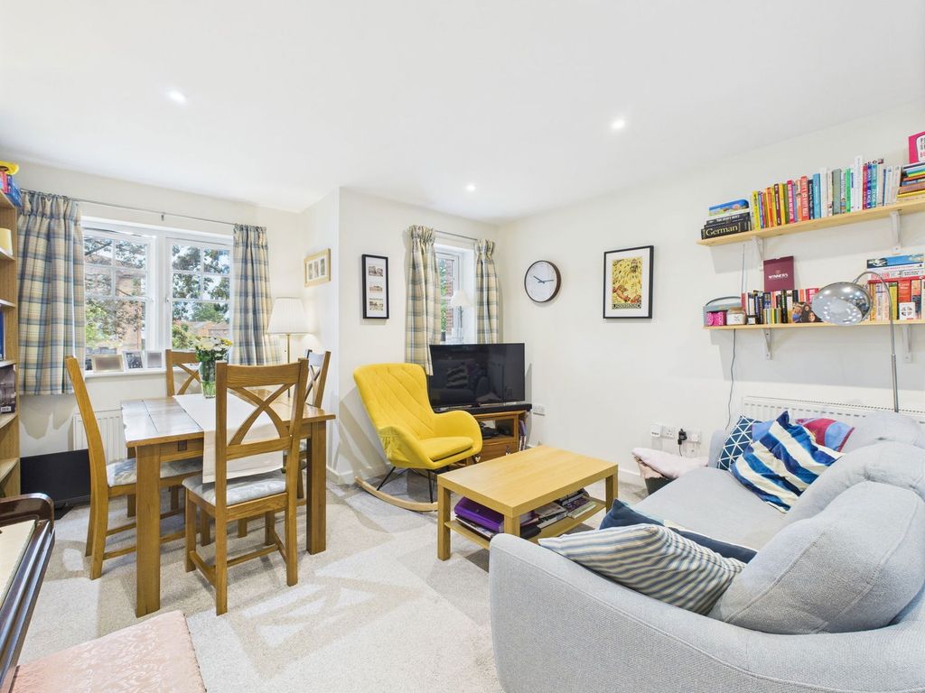 Property photo 3 of 11