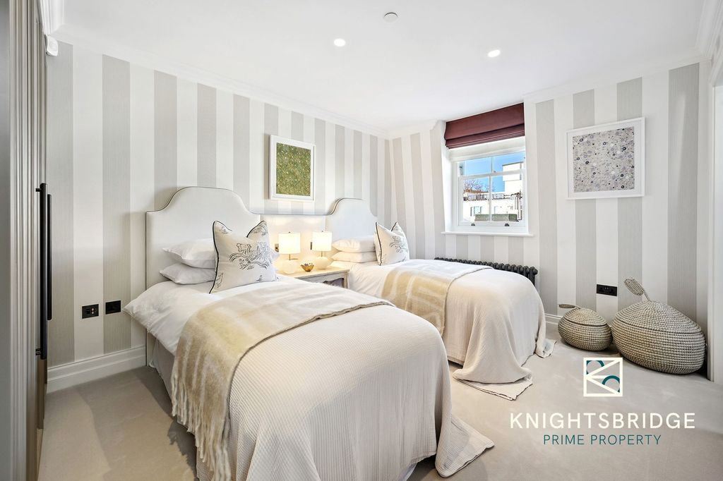 Additional image 20 of 6 bed property to rentChester Square, London SW1W
