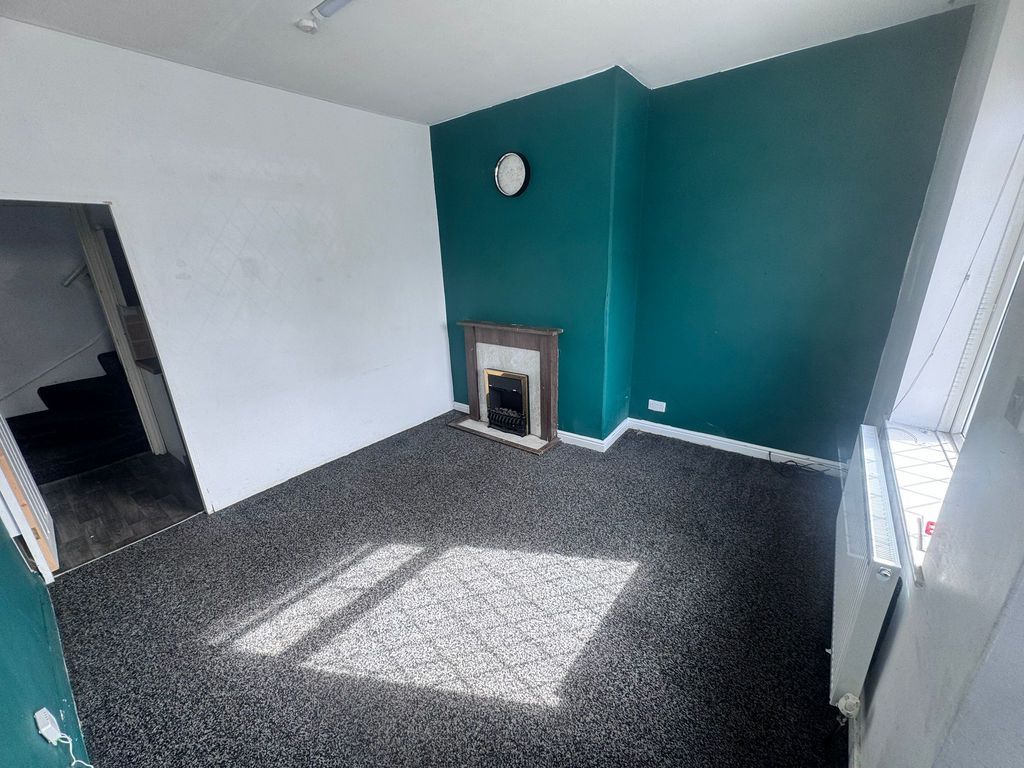 Property photo 2 of 8 Photo 3