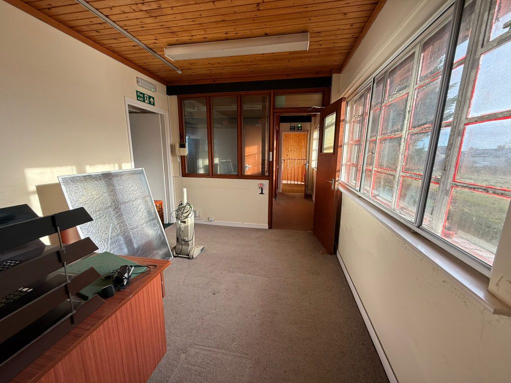 Property photo 3 of 12