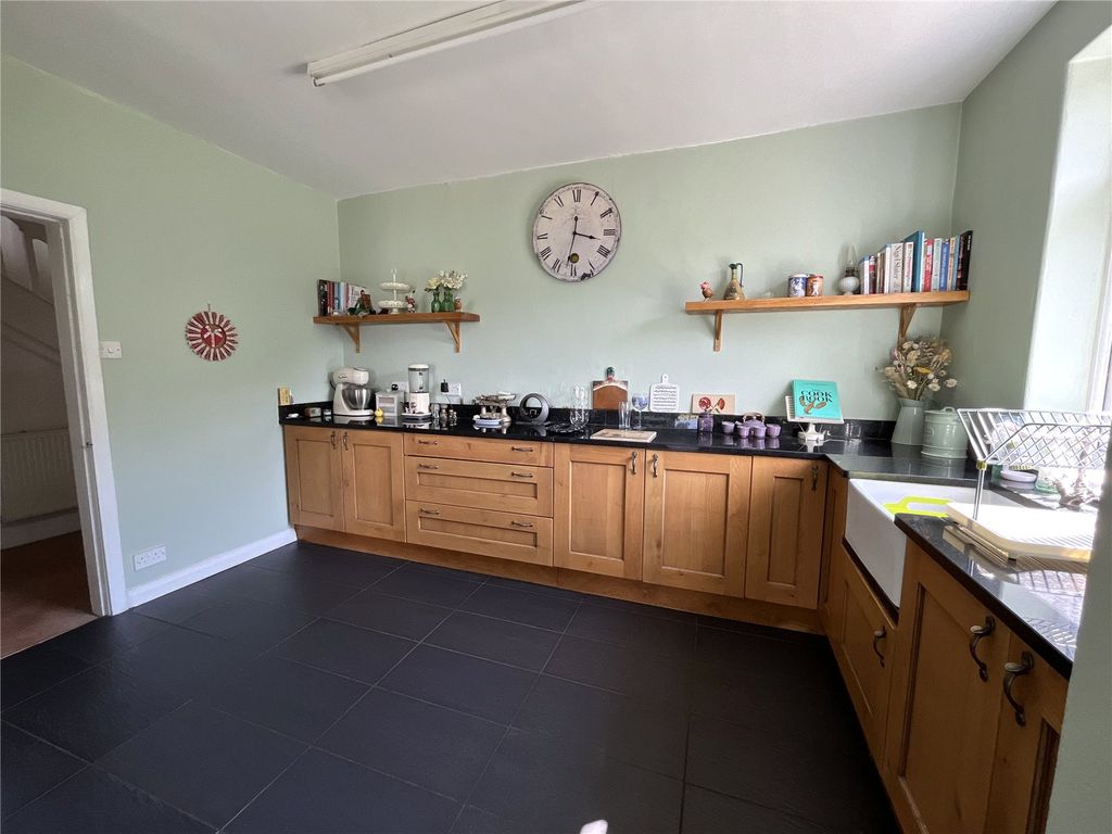 Property photo 3 of 33 Picture No. 03