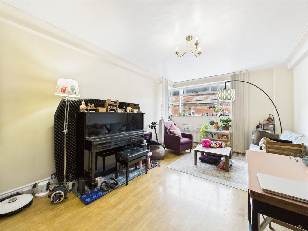 Property photo 2 of 8 Picture No. 06
