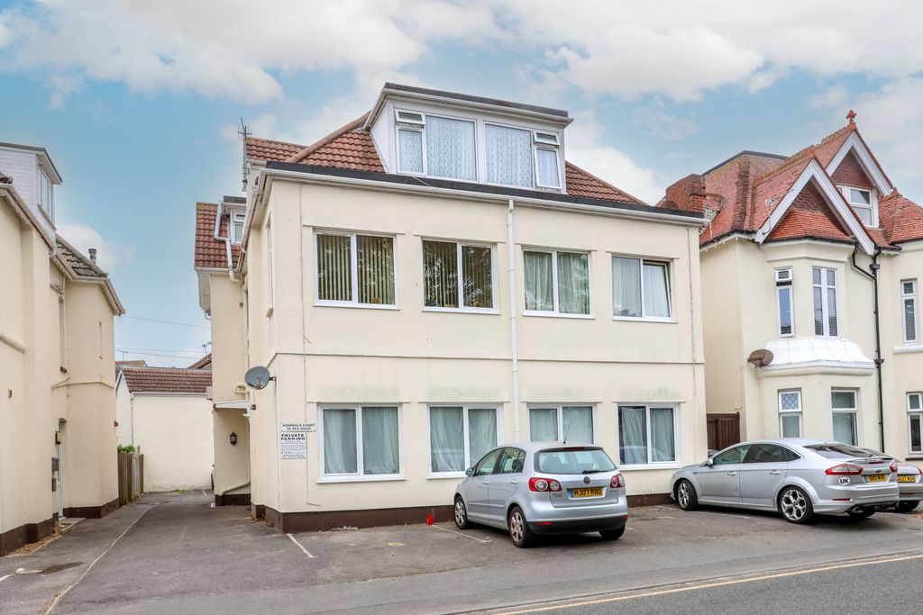 Property photo 1 of 12 333A9270