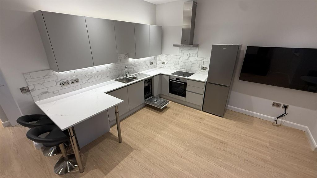 Property photo 3 of 15 Dw.Jpg