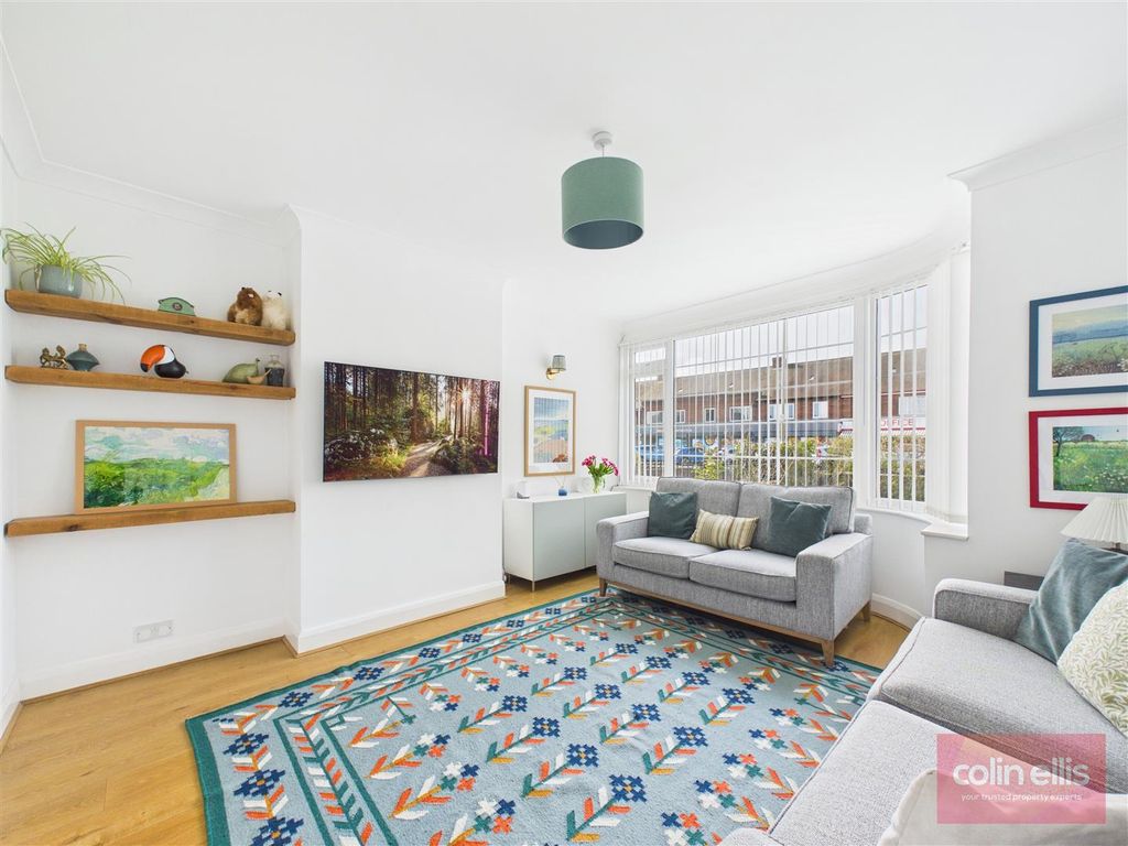 Property photo 2 of 24 Cam05075G0-Pr0303-Still023.Jpg