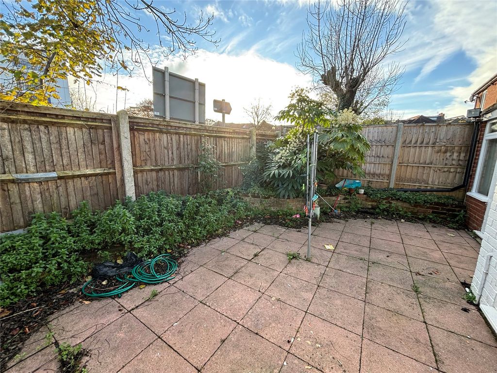 Property photo 3 of 8 Picture No. 06