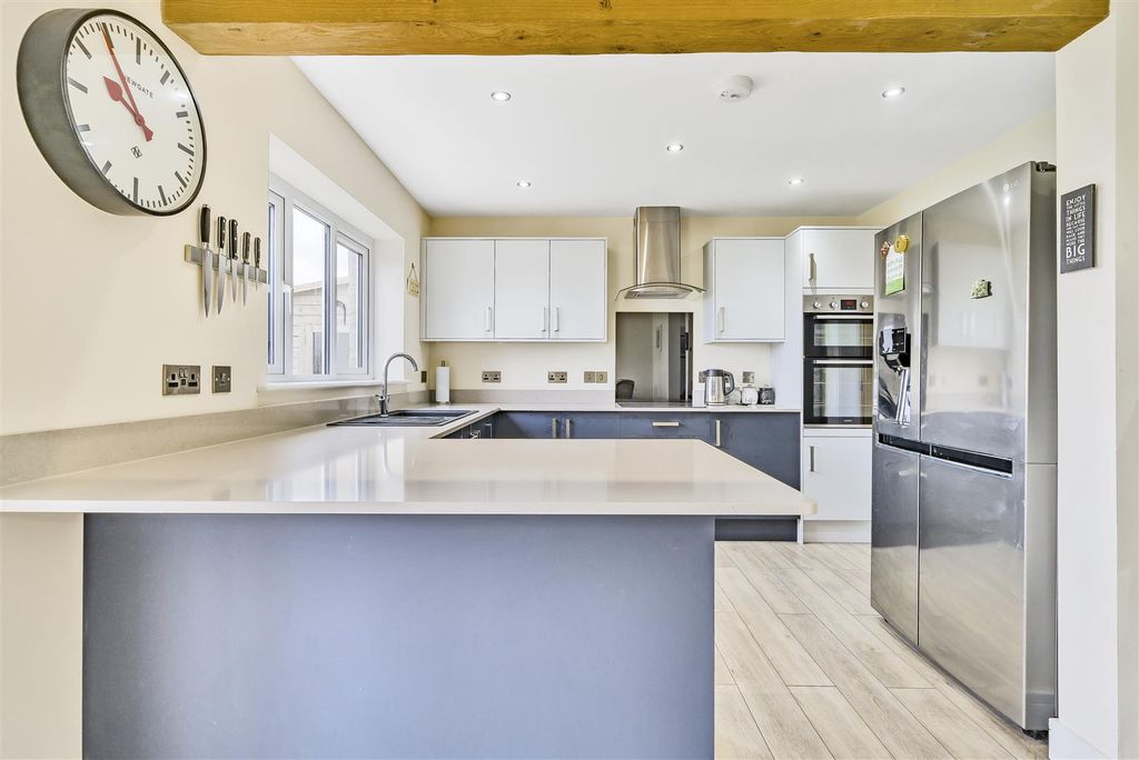 Property photo 2 of 40 990168 (12).Jpg