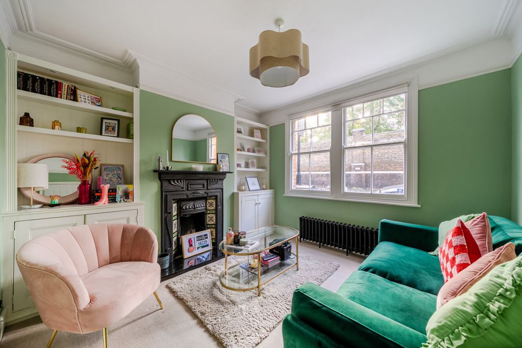 Property photo 2 of 15 1536235-10-1A13ee...