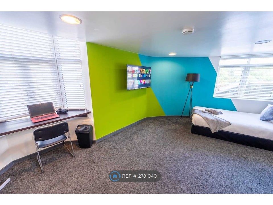 Property photo 2 of 11