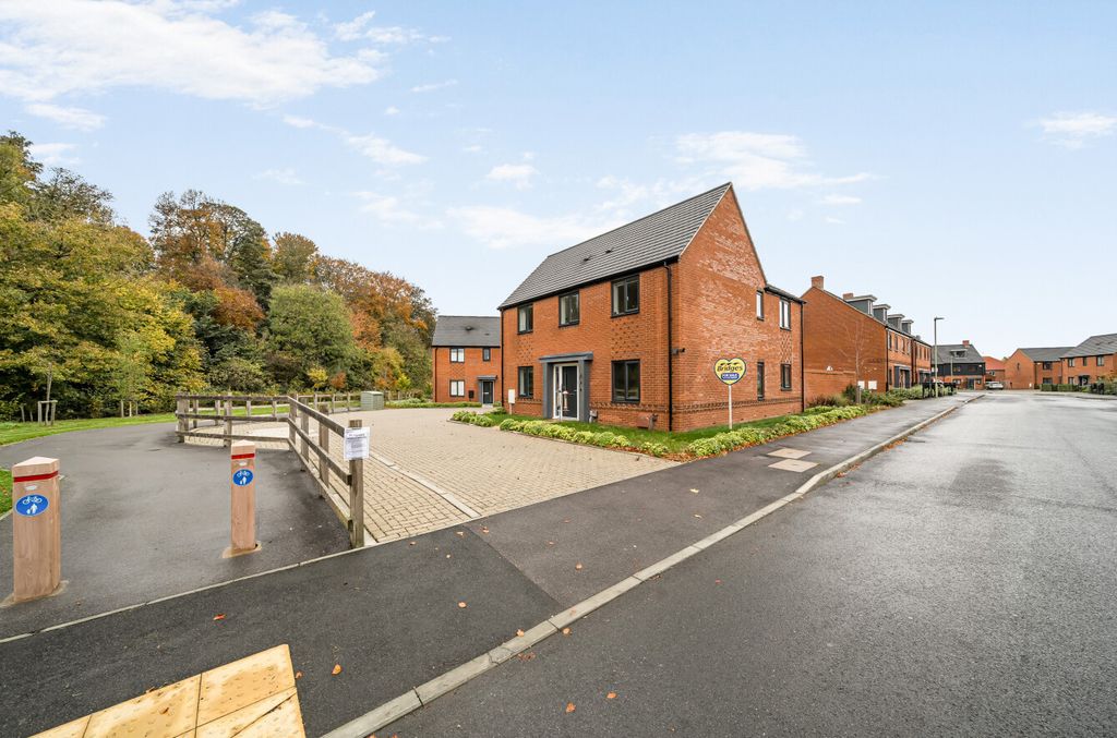 Property photo 1 of 23 1372227-20-690218...