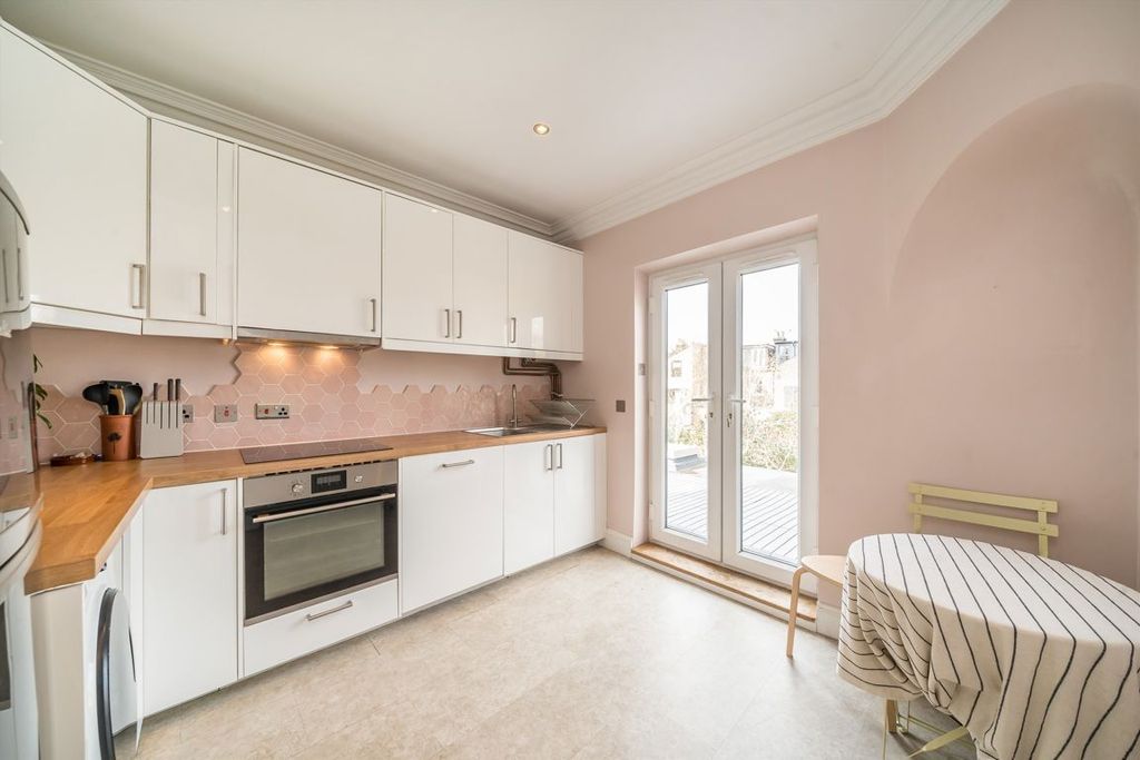 Property photo 3 of 4